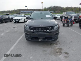 2018 Jeep Compass Sport с VIN 3C4NJCAB9JT489149, выставлен на аукционе IAAI как лот 42025904 с пробегом 87 099 миль миль и . История ставок и продаж доступна на DreamBid. Изображение 12.
