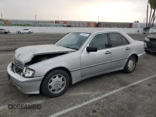 2000 Mercedes-Benz C 230 Kompressor with VIN WDBHA24G4YF929022, listed as a Copart auction lot 76266134 with 197,452 mi miles and Clean Title. Bid and sale history available at carsss.com. Image 1.