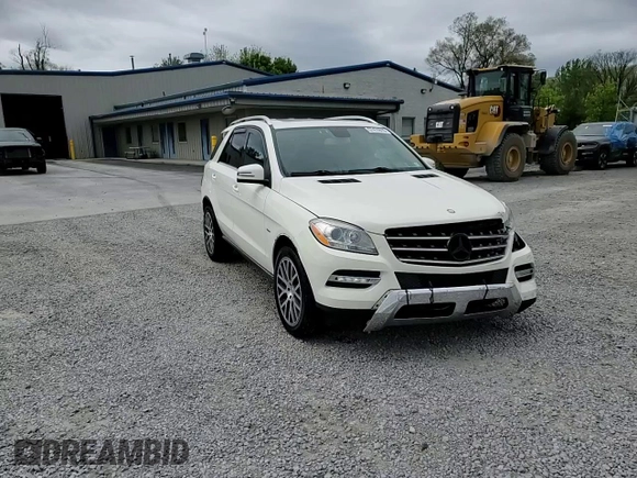 2012 Mercedes-Benz M 350 z VIN 4JGDA5HBXCA013141, wystawiony jako Copart lot #57474815 z przebiegiem 130 060 mil mil oraz Szkoda całkowita • Salvage title. Historia ofert i sprzedaży dostępna na DreamBid. Obrazek 14.