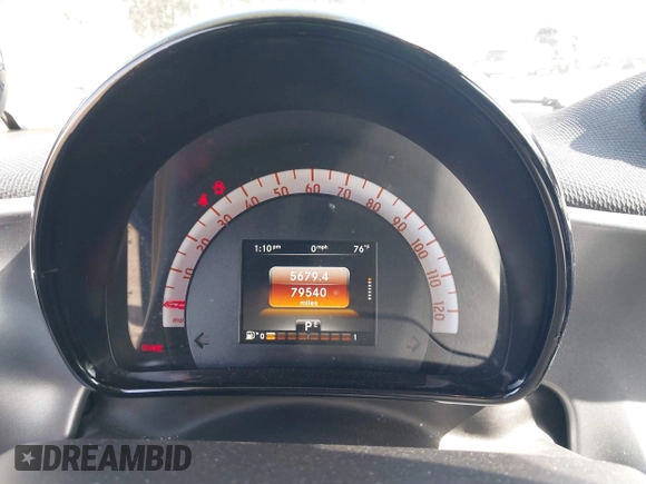 2016 Smart fortwo Passion z VIN WMEFJ5DA4GK067126, wystawiony jako IAAI lot #41559385 z przebiegiem 79 540 mil mil oraz . Historia ofert i sprzedaży dostępna na DreamBid. Obrazek 7.