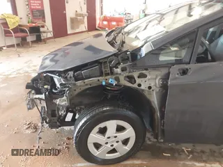 2010 Toyota Prius II z VIN JTDKN3DU7A0010924, wystawiony jako IAAI lot #41708307 z przebiegiem 212 942 mil mil oraz . Historia ofert i sprzedaży dostępna na DreamBid. Obrazek 13.