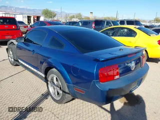 2007 Ford Mustang Deluxe with VIN 1ZVHT80N375356957, listed as a IAAI auction lot 41733622 with Not Provided miles and . Bid and sale history available at DreamBid. Image 3.
