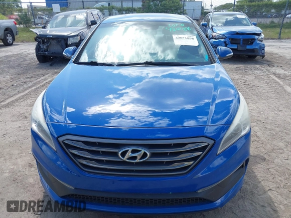 2015 Hyundai Sonata 2.4L Sport with VIN 5NPE34AF8FH099928, listed as a IAAI auction lot 42071898 with 180,440 mi miles. Bid and sale history available at carsss.com. Image 6.