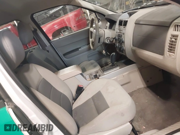 2008 Ford Escape Hybrid с VIN 1FMCU59H08KE43381, выставлен на аукционе IAAI как лот 42136949 с пробегом 231 000 миль миль и . История ставок и продаж доступна на DreamBid. Изображение 5.