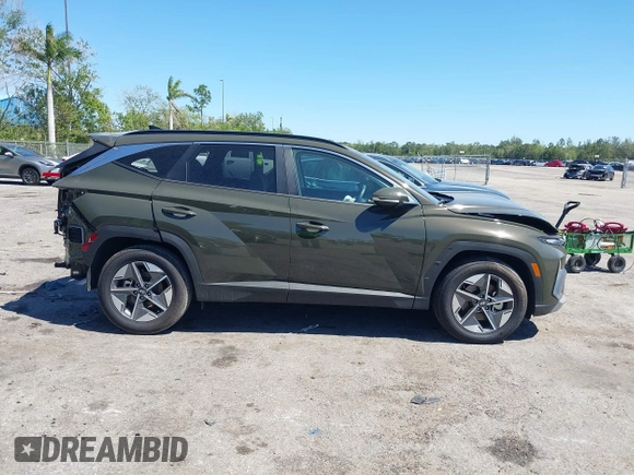 2025 Hyundai Tucson SEL Convenience with VIN 5NMJC3DE6SH460804, listed as a IAAI auction lot 41770219 with 3,847 mi miles. Bid and sale history available at carsss.com. Image 14.