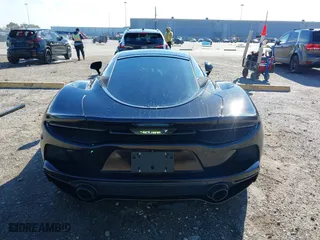2020 McLaren GT with VIN SBM22GCA1LW000498, listed as a IAAI auction lot 41265247 with 18,465 mi miles. Bid and sale history available at carsss.com. Image 17.