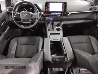 2022 Toyota Sienna XSE z VIN 5TDDRKEC6NS097540, wystawiony jako Copart lot #52853935 z przebiegiem 35 096 mil mil oraz Czysty tytuł • Clean title. Historia ofert i sprzedaży dostępna na DreamBid. Obrazek 8.
