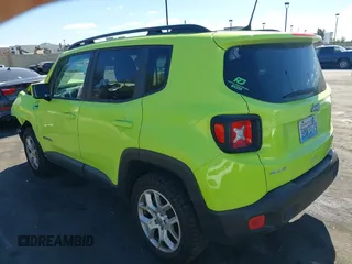 2018 Jeep Renegade Latitude with VIN ZACCJBBB0JPH45346, listed as a IAAI auction lot 41692086 with 98,103 mi miles and . Bid and sale history available at carsss.com. Image 3.