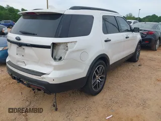 2016 Ford Explorer Sport with VIN 1FM5K8GT1GGB31627, listed as a IAAI auction lot 42076858 with 114,505 mi miles and . Bid and sale history available at carsss.com. Image 4.