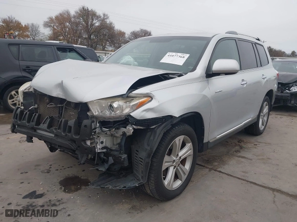 2013 Toyota Highlander Limited with VIN 5TDYK3EH0DS125189, listed as a IAAI auction lot 41077368 with 113,564 mi miles. Bid and sale history available at carsss.com. Image 2.