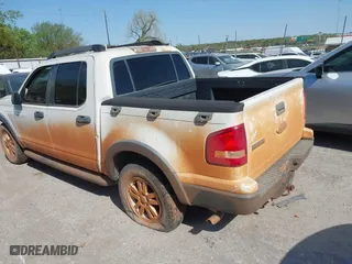 2008 Ford Explorer Sport Trac XLT with VIN 1FMEU31E48UA44850, listed as a IAAI auction lot 42020620 with 122,205 mi miles. Bid and sale history available at carsss.com. Image 3.