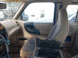 2000 Ford Ranger XL z VIN 1FTYR14VXYPA96145, wystawiony jako IAAI lot #42197132 z przebiegiem 266 243 mil mil oraz . Historia ofert i sprzedaży dostępna na DreamBid. Obrazek 5.