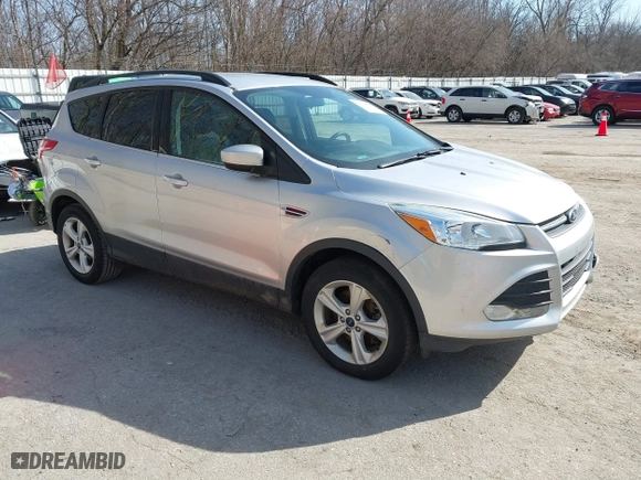 2016 Ford Escape SE with VIN 1FMCU9GXXGUA28718, listed as a IAAI auction lot 41754533 with 140,008 mi miles. Bid and sale history available at carsss.com. Image 1.