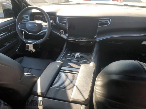 2024 Jeep Wagoneer с VIN 1C4SJSAP2RS139500, выставлен на аукционе Copart как лот 70178004 с пробегом 3 624 миль миль и Списание • Salvage title. История ставок и продаж доступна на DreamBid. Изображение 8.