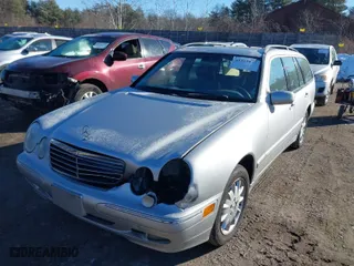 2000 Mercedes-Benz E-Class with VIN WDBJH82JXYX042288, listed as a IAAI auction lot 41412877 with 208,268 mi miles. Bid and sale history available at carsss.com. Image 2.