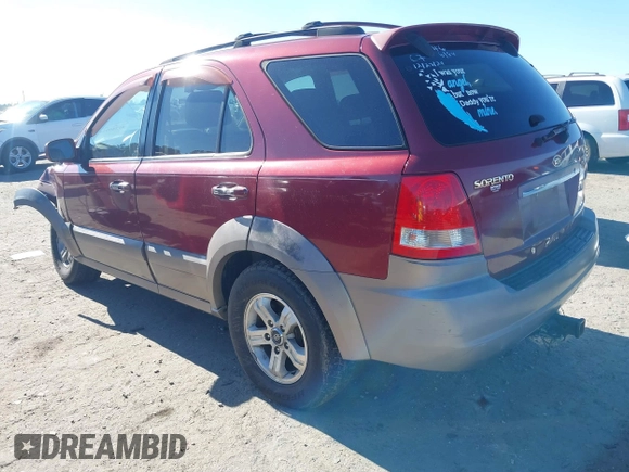 2005 Kia Sorento LX with VIN KNDJD733355356184, listed as a IAAI auction lot 41348024 with 203,344 mi miles. Bid and sale history available at carsss.com. Image 3.