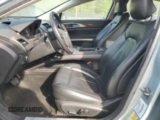 2013 Lincoln MKZ Hybrid z VIN 3LN6L2LU4DR821759, wystawiony jako Copart lot #54451425 z przebiegiem Nie podano mil oraz Czysty tytuł • Clean title. Historia ofert i sprzedaży dostępna na DreamBid. Obrazek 7.