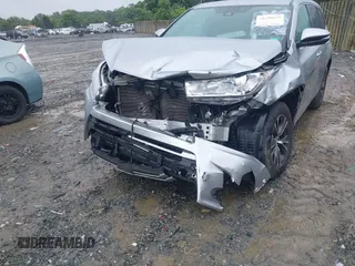 2018 Toyota Highlander LE z VIN 5TDZARFH2JS037796, wystawiony jako IAAI lot #42290819 z przebiegiem 62 638 mil mil oraz . Historia ofert i sprzedaży dostępna na DreamBid. Obrazek 6.