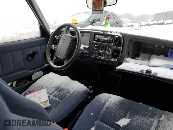 1991 Saab 900 z VIN YS3AK45E3M7000204, wystawiony jako Copart lot #43569965 z przebiegiem 344 784 mil mil oraz Szkoda całkowita • Salvage title. Historia ofert i sprzedaży dostępna na DreamBid. Obrazek 8.