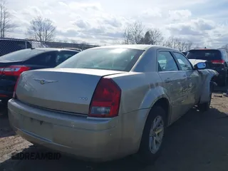 2006 Chrysler 300 с VIN 2C3LA43R16H513617, выставлен на аукционе IAAI как лот 41833601 с пробегом Не указан миль и . История ставок и продаж доступна на DreamBid. Изображение 4.