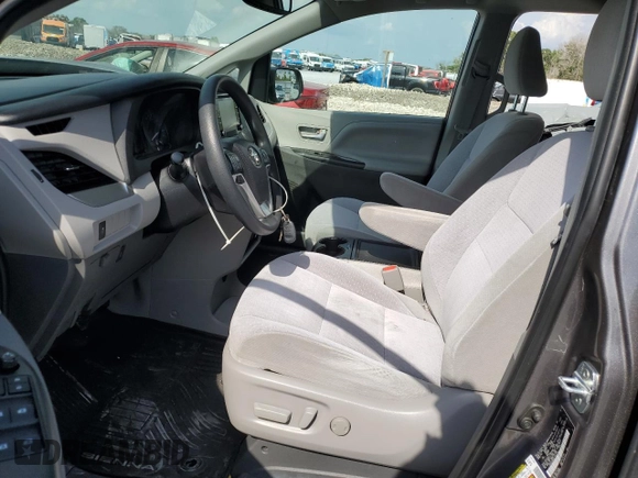 2020 Toyota Sienna LE with VIN 5TDJZ3DC5LS241702, listed as a Copart auction lot 59013815 with 49,087 mi miles and Salvage title. Bid and sale history available at DreamBid. Image 7.