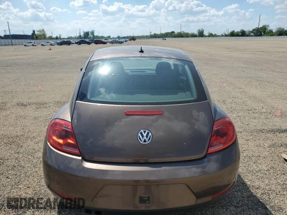 2012 Volkswagen Beetle 2.5L with VIN 3VWHX7AT2CM616099, listed as a Copart auction lot 56421455 with 225,279 mi miles and Salvage title. Bid and sale history available at DreamBid. Image 6.