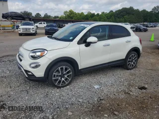2018 FIAT 500X Urbana Edition z VIN ZFBCFXCB2JP678231, wystawiony jako Copart lot #57485745 z przebiegiem 91 629 mil mil oraz Czysty tytuł • Clean title. Historia ofert i sprzedaży dostępna na DreamBid. Obrazek 1.