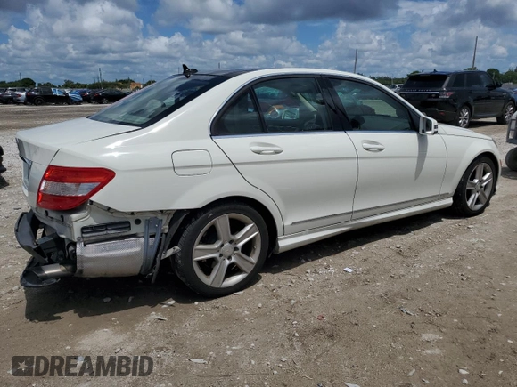 2011 Mercedes-Benz C 300 Sport z VIN WDDGF5EB8BA522981, wystawiony jako Copart lot #62497165 z przebiegiem 108 446 mil mil oraz Szkoda całkowita • Salvage title. Historia ofert i sprzedaży dostępna na DreamBid. Obrazek 3.