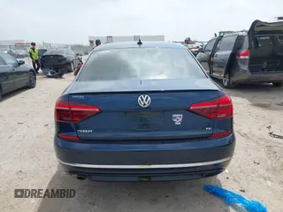 2018 Volkswagen Passat S z VIN 1VWAA7A35JC040106, wystawiony jako IAAI lot #41921626 z przebiegiem 60 785 mil mil oraz . Historia ofert i sprzedaży dostępna na DreamBid. Obrazek 16.
