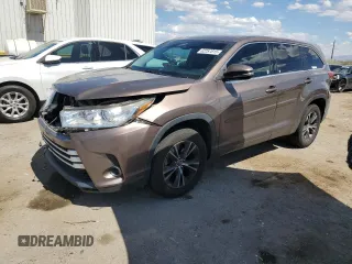 2018 Toyota Highlander LE с VIN 5TDZZRFH2JS255570, выставлен на аукционе Copart как лот 62257815 с пробегом 77 298 миль миль и Списание • Salvage title. История ставок и продаж доступна на DreamBid. Изображение 1.