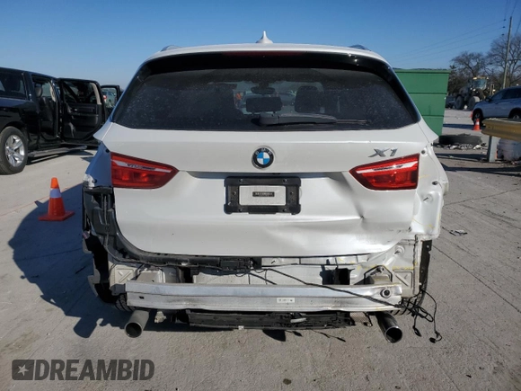 2018 BMW X1 xDrive28i z VIN WBXHT3C3XJ5K32176, wystawiony jako Copart lot #88102885 z przebiegiem 130 394 mil mil oraz Szkoda całkowita • Salvage title. Historia ofert i sprzedaży dostępna na DreamBid. Obrazek 6.