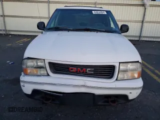 1998 GMC Jimmy SLS with VIN 1GKDT13W9W2506846, listed as a Copart auction lot 84854964 with 151,051 mi miles and Salvage Title. Bid and sale history available at carsss.com. Image 5.