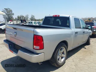 2015 Ram 1500 Express z VIN 1C6RR6KGXFS605044, wystawiony jako IAAI lot #42476988 z przebiegiem 100 498 mil mil oraz . Historia ofert i sprzedaży dostępna na DreamBid. Obrazek 4.