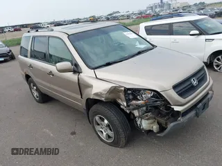 2005 Honda Pilot EX-L z VIN 5FNYF18535B053825, wystawiony jako IAAI lot #42482002 z przebiegiem 230 606 mil mil oraz . Historia ofert i sprzedaży dostępna na DreamBid. Obrazek 1.