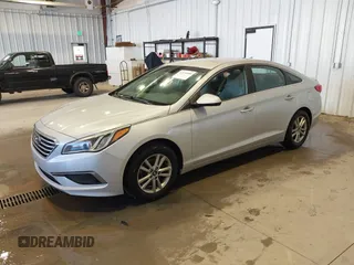 2017 Hyundai Sonata SE with VIN 5NPE24AF1HH519230, listed as a IAAI auction lot 42170589 with 189,017 mi miles and . Bid and sale history available at carsss.com. Image 2.