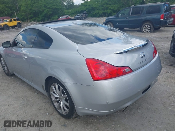 2015 Infiniti Q60 S Limited z VIN JN1CV6EK6FM871680, wystawiony jako IAAI lot #42253006 z przebiegiem 113 513 mil mil oraz . Historia ofert i sprzedaży dostępna na DreamBid. Obrazek 3.
