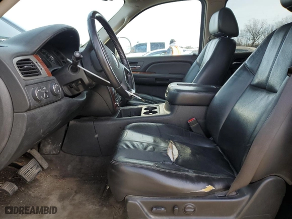 2009 Chevrolet Suburban LT w/1LT with VIN 1GNFK26349R240430, listed as a Copart auction lot 43215215 with 228,316 mi miles and Clean Title. Bid and sale history available at carsss.com. Image 7.