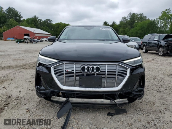 2022 Audi e-tron Sportback S line Premium Plus z VIN WA12AAGE7NB007093, wystawiony jako Copart lot #57248545 z przebiegiem 21 275 mil mil oraz Szkoda całkowita • Salvage title. Historia ofert i sprzedaży dostępna na DreamBid. Obrazek 5.