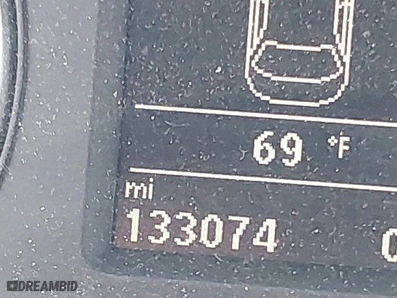 2014 Volkswagen Passat TDI SE w/Sunroof with VIN 1VWBN7A30EC055207, listed as a IAAI auction lot 41893637 with 133,074 mi miles. Bid and sale history available at carsss.com. Image 7.