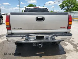 2001 GMC Sierra 1500 SLE z VIN 2GTEC19TX11393656, wystawiony jako Copart lot #56097465 z przebiegiem 133 629 mil mil oraz Szkoda całkowita • Salvage title. Historia ofert i sprzedaży dostępna na DreamBid. Obrazek 6.