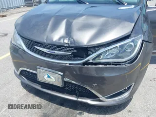 2020 Chrysler Pacifica Touring L with VIN 2C4RC1BG1LR269004, listed as a IAAI auction lot 42287228 with 71,498 mi miles and . Bid and sale history available at DreamBid. Image 6.