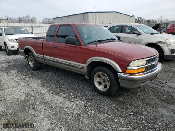 1998 Chevrolet S-10 LS with VIN 1GCCS19X7W8131191, listed as a Copart auction lot 42118785 with 107,460 mi miles and Salvage Title. Bid and sale history available at carsss.com. Image 4.
