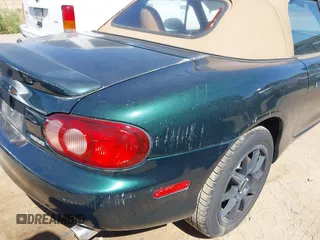 2001 Mazda MX-5 Miata with VIN JM1NB353410202216, listed as a IAAI auction lot 42126191 with Not Provided miles and . Bid and sale history available at DreamBid. Image 6.