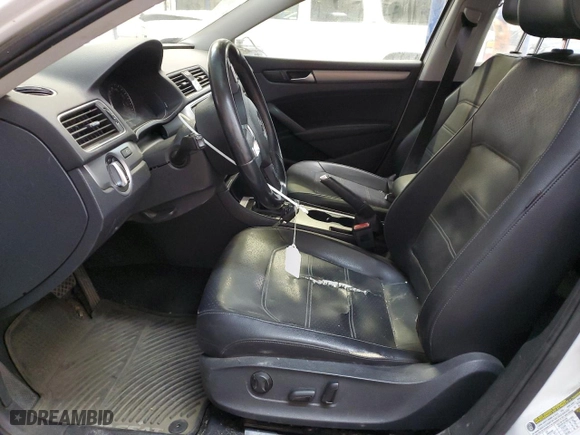 2014 Volkswagen Passat SE with VIN 1VWBP7A38EC012695, listed as a Copart auction lot 43252515 with 129,415 mi miles and Salvage Title. Bid and sale history available at carsss.com. Image 7.