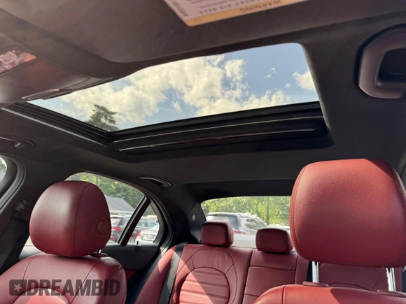 2018 Mercedes-Benz C 300 with VIN 55SWF4JB1JU274549, listed as a Copart auction lot 62408975 with 169,975 mi miles and Clean title. Bid and sale history available at DreamBid. Image 9.