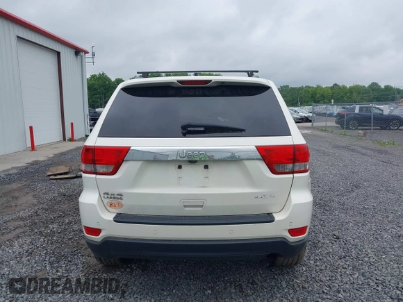 2011 Jeep Grand Cherokee Laredo with VIN 1J4RR4GG6BC680943, listed as a IAAI auction lot 42419575 with 188,672 mi miles and . Bid and sale history available at DreamBid. Image 16.