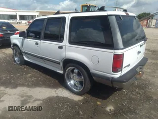 1993 Ford Explorer Eddie Bauer z VIN 1FMDU32X0PUD64046, wystawiony jako IAAI lot #42295787 z przebiegiem 59 586 mil mil oraz . Historia ofert i sprzedaży dostępna na DreamBid. Obrazek 3.