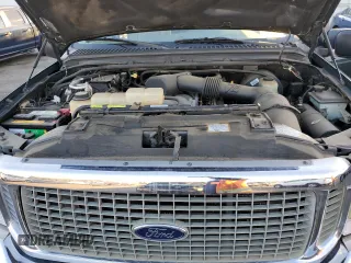 2002 Ford Excursion XLT with VIN 1FMNU41SX2EA41688, listed as a Copart auction lot 81190734 with 105,471 mi miles and Clean Title. Bid and sale history available at DreamBid. Image 12.
