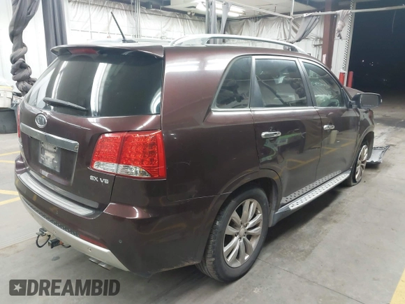 2013 Kia Sorento SX with VIN 5XYKW4A25DG331591, listed as a IAAI auction lot 41878760 with 1 mi miles. Bid and sale history available at carsss.com. Image 4.