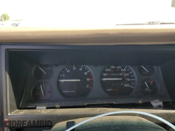 1996 Jeep Cherokee SE z VIN 1J4FJ28S7TL270218, wystawiony jako Copart lot #55302885 z przebiegiem 239 209 mil mil oraz Szkoda całkowita • Salvage title. Historia ofert i sprzedaży dostępna na DreamBid. Obrazek 9.